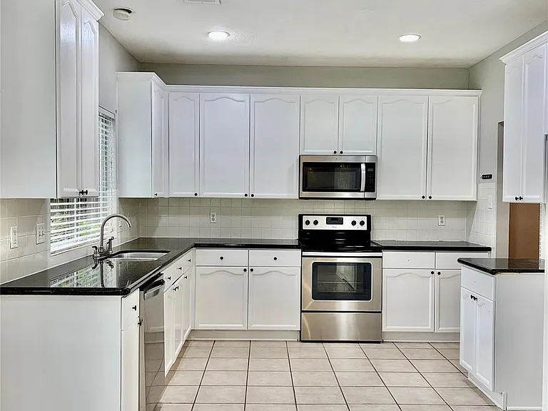 4742 Stoney Point Ct — Photo 9