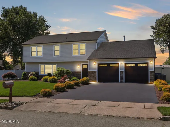 7 Mountbatten Drive, Old Bridge, NJ 08857