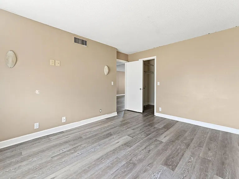 4080 Tivoli Ct #202 — Photo 19