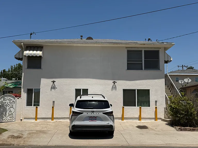 9655 Woodruff Ave #B — Photo 2