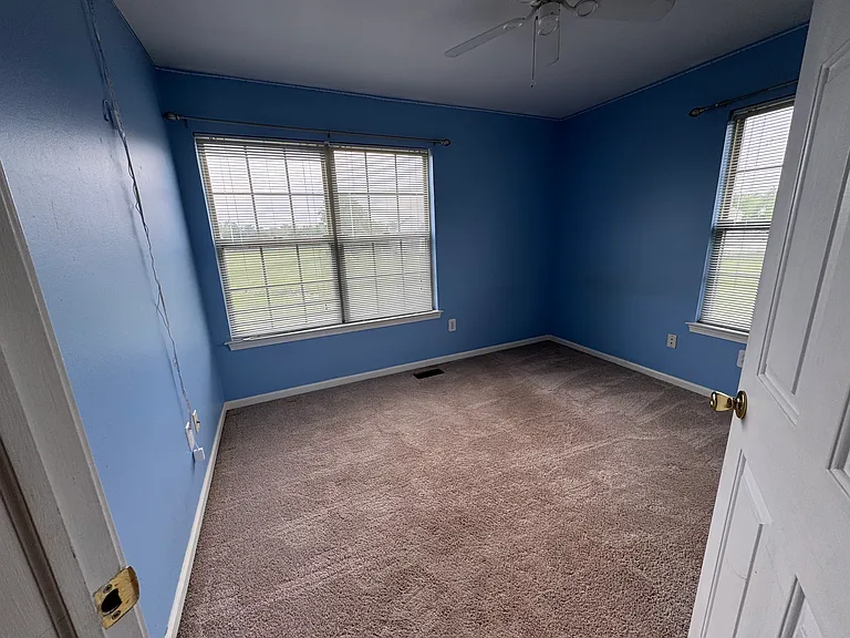 3008 Gateway Dr — Photo 3