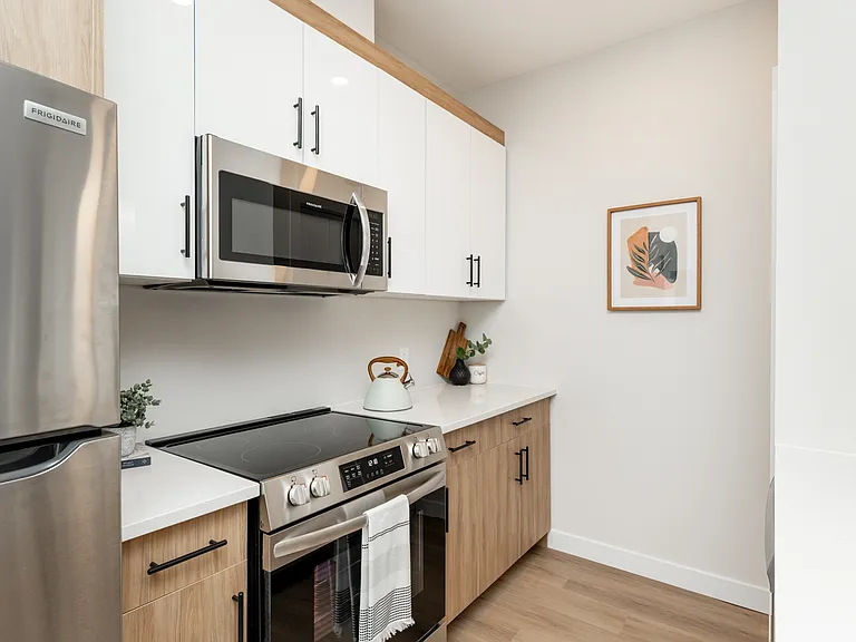 4067 Portage Ave — Photo 6