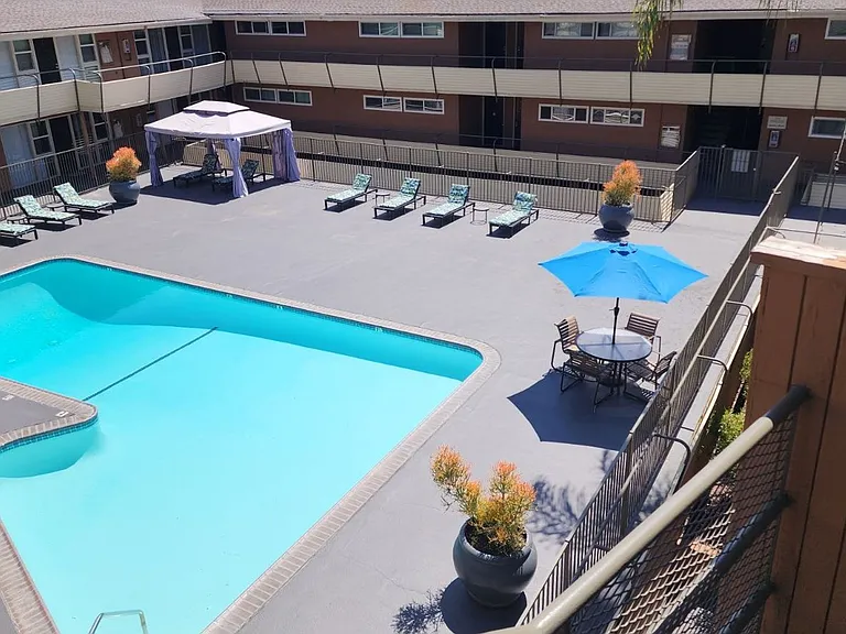 Terraces at South Pasadena Apartments — Photo 16
