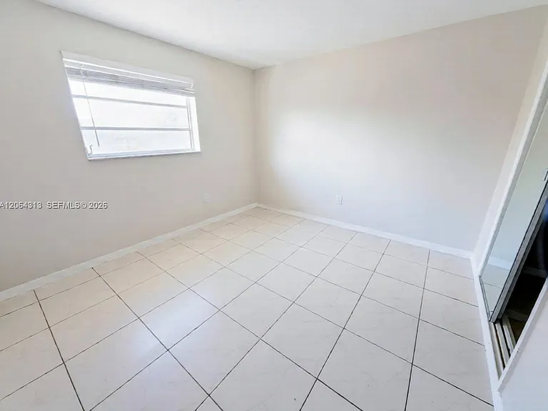 1525 NW 19th Ter #23 — Photo 5