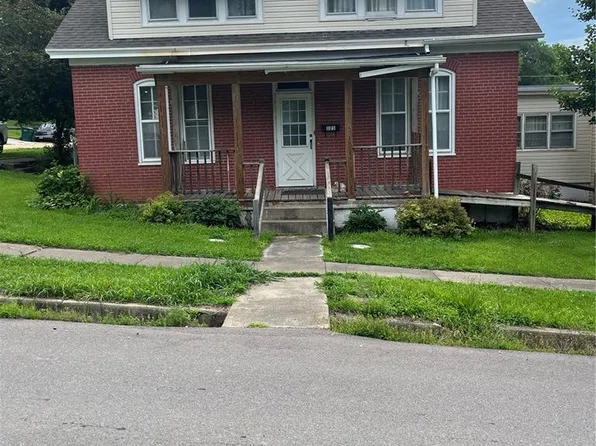 121 N 13th St, Louisiana, MO 63353