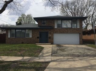 446 Edwards Ave, Dundee, IL 60118