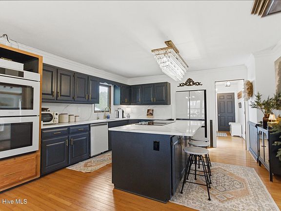 5th image of 208 Providence Drive