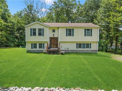87 Oak Hill Rd, Pascoag, RI, 02859