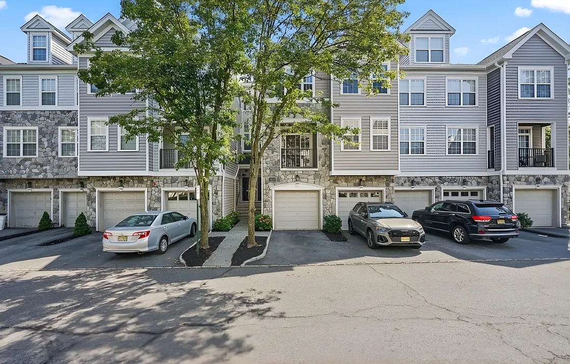 2 bed, 1560 sqft, $3,650 — Photo 1