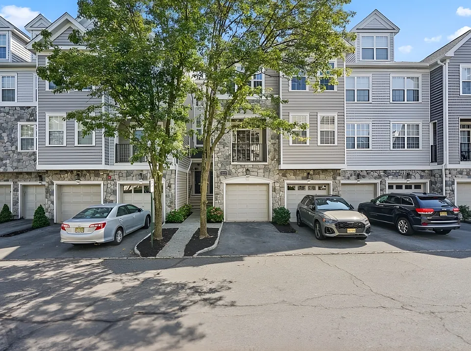 107 Brittany Ct
