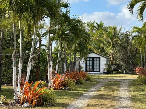 18481 SW 208th St, Miami, FL