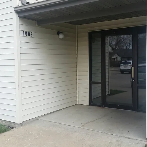 1012 Elm St Photo 1
