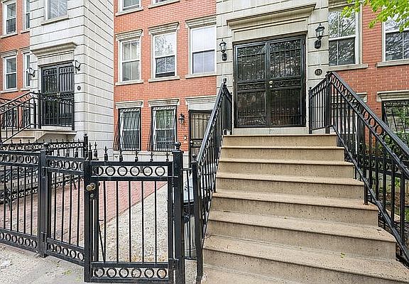 3rd image of 819 Elton Ave APT 3