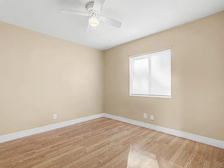 4397-4399 Swift Ave #4 — Photo 27