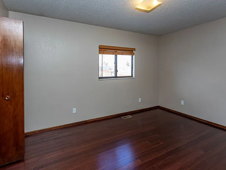 7673 Safari Cir — Photo 17