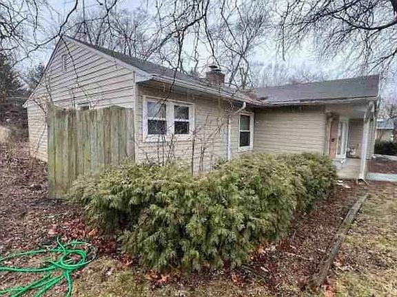 3rd image of 365 Indianwood Blvd