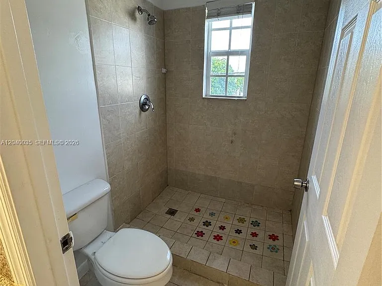 7130 Rue Versailles #11 — Photo 12