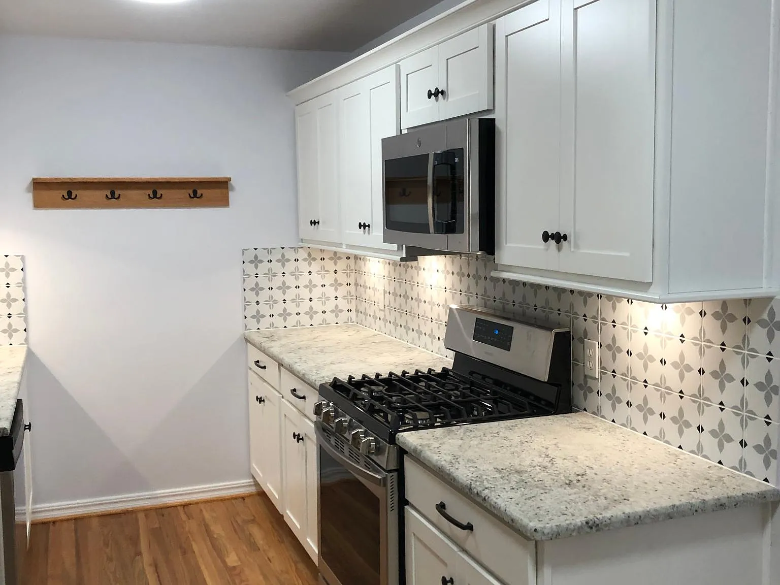 3 bed, 1326 sqft, $1,400 — Photo 2