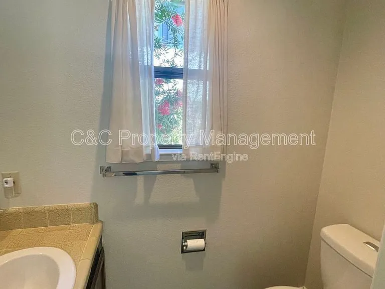 1339 David Ave — Photo 15