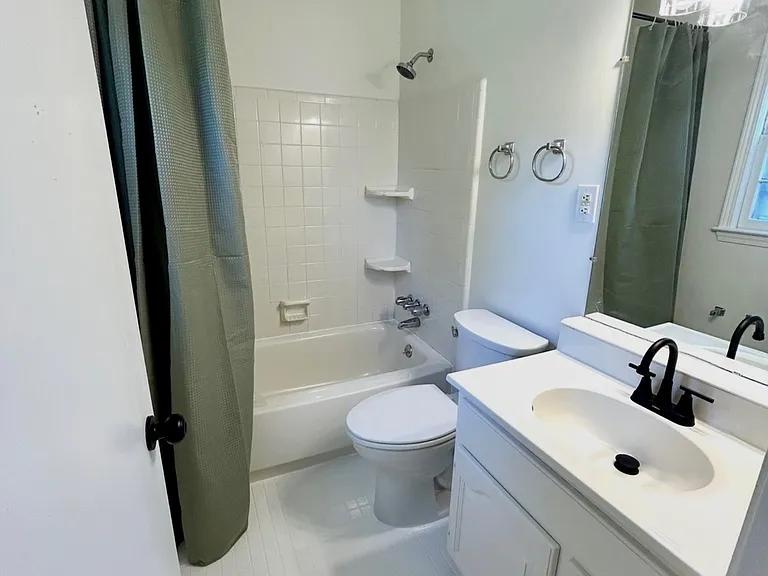 925 Fenley Ave — Photo 23