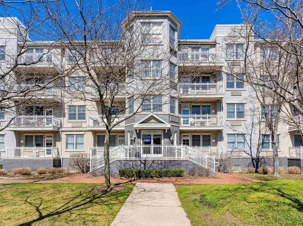 4 Constellation Pl APT 109, Jersey City, NJ 07305