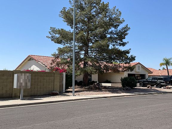 3rd image of 836 N 54th Cir