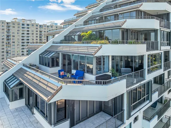 520 Brickell Key Dr APT A1506, Miami, FL 33131