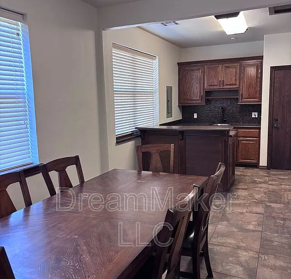 2815 SE 44th St — Photo 16