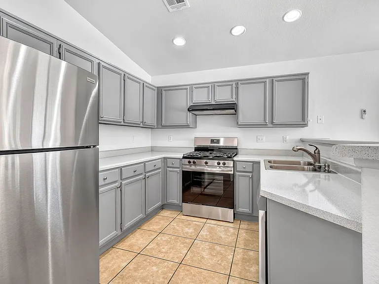 5683 Halvern Ave — Photo 12