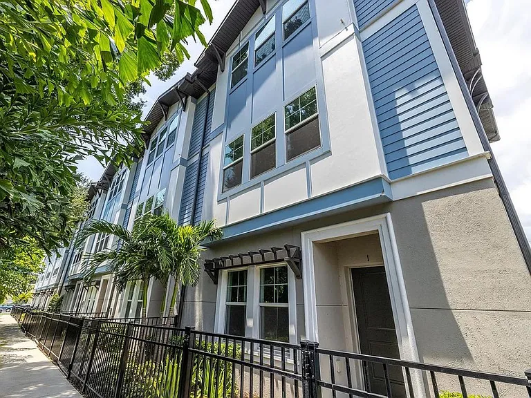 3120 W Azeele St #1 — Photo 1