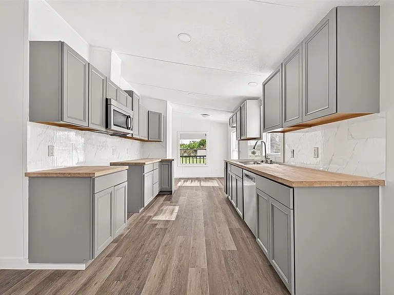 6018 Barney Ln — Photo 16