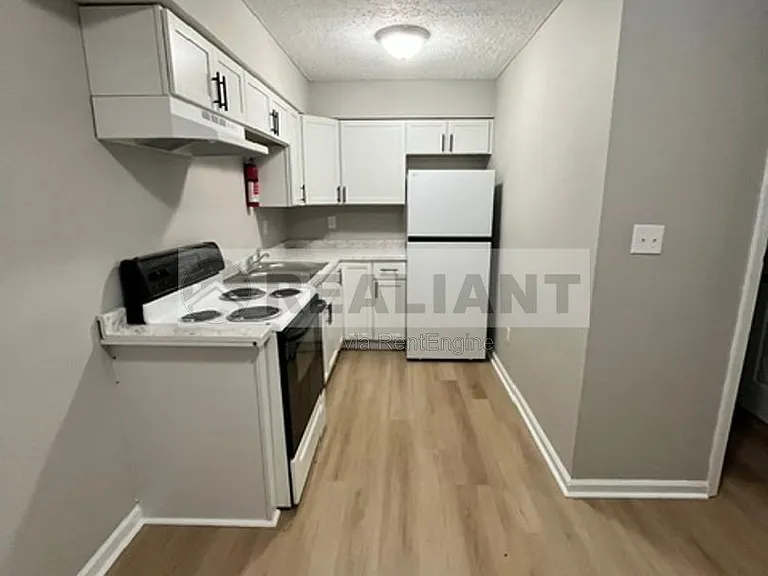 31 Hurley St #18 — Photo 6
