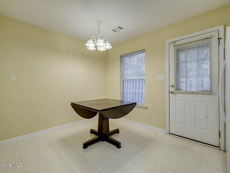 301 Beech Ln — Photo 19
