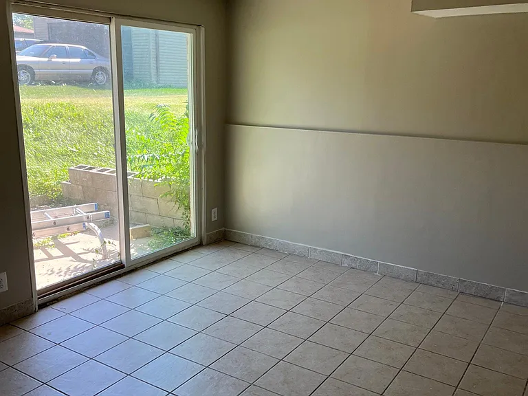1706 Lilac Ct — Photo 1