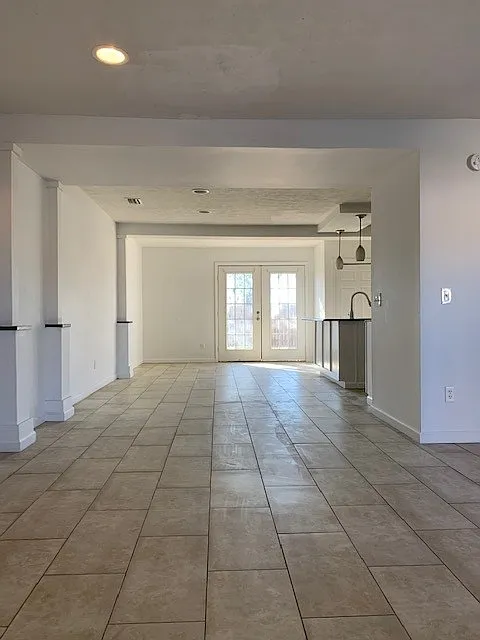 3 bed, 1500 sqft, $1,495 — Photo 2