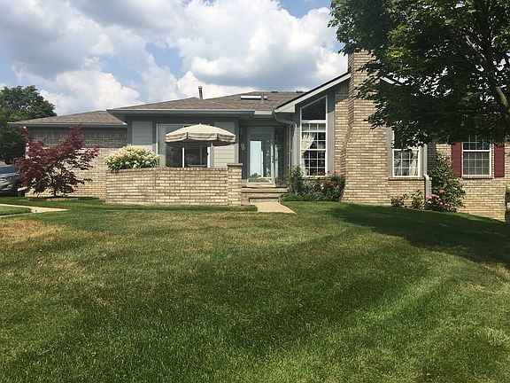 3rd image of 48592 Sugarbush Ct
