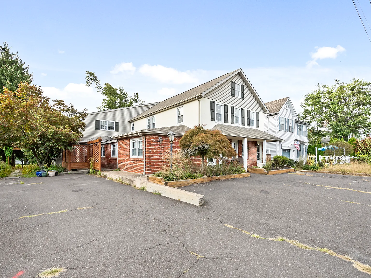 2 bed, 1200 sqft, $2,500 — Photo 3