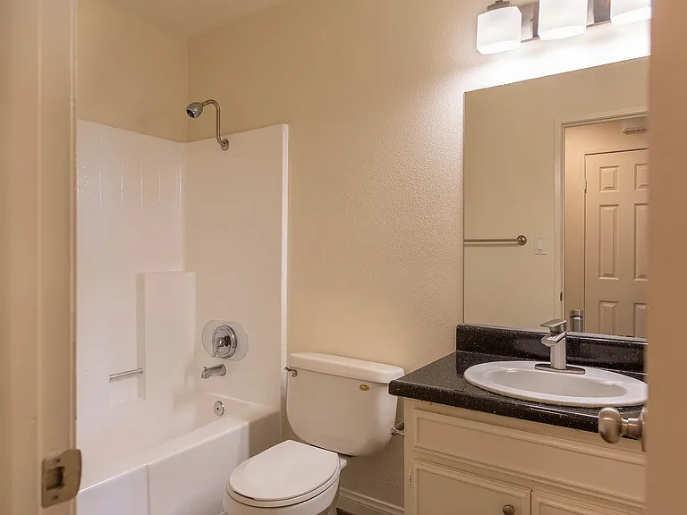 Elan Quail Pointe Apartment Homes — Photo 23