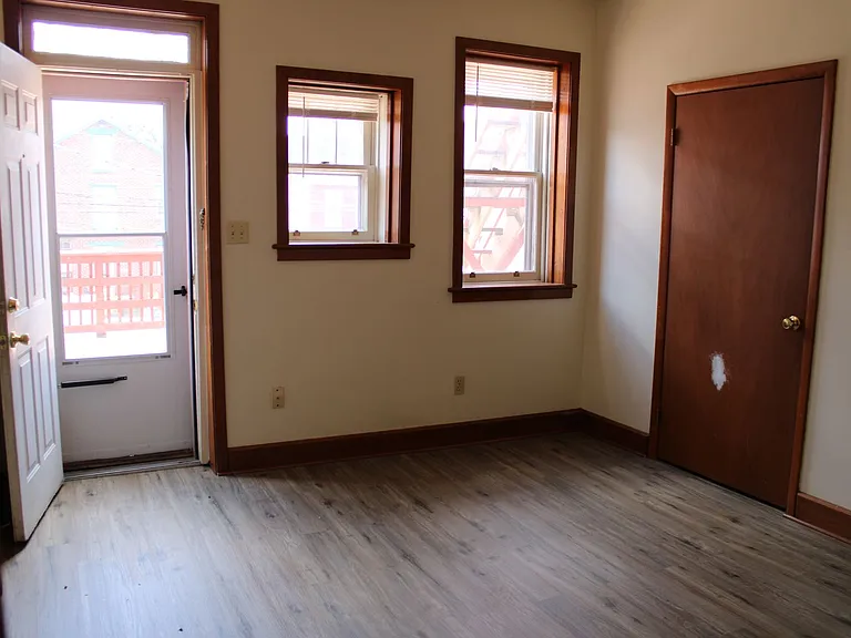 1006 N 3rd St — Photo 11