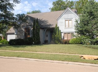 3461 SW Macvicar Ave, Topeka, KS 66611