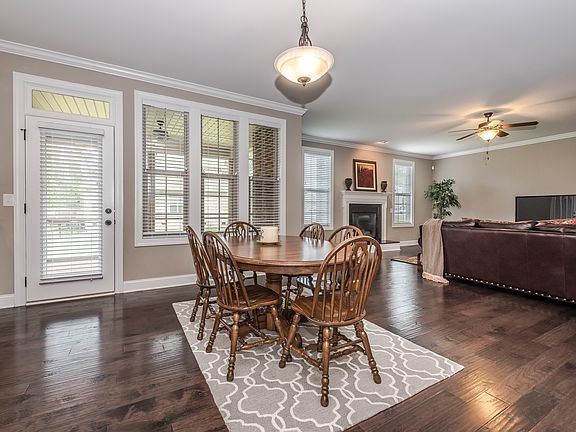 Breakfast room