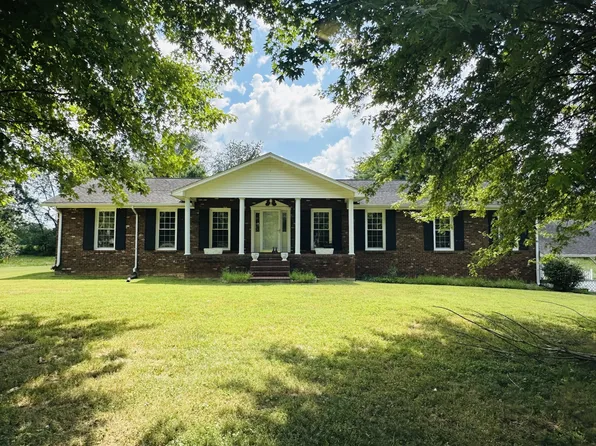 1900 Red Boiling Springs Rd, Lafayette, TN 37083