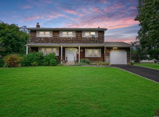 2 Haig Ave, East Patchogue, NY 11772