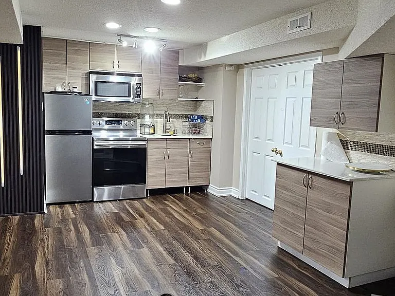 3577 Colonial Dr — Photo 13