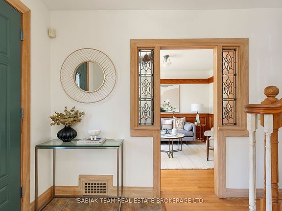 4th image of 33 Halford Ave