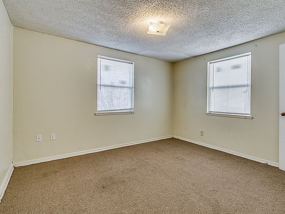 3rd image of 4020 SE 22nd St