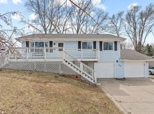 239 Highwood Dr, Chaska, MN 55318