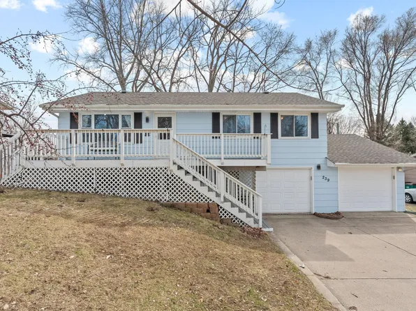 239 Highwood Dr, Chaska, MN 55318