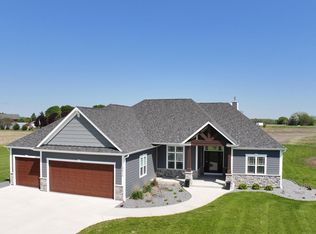 28516 Blue Crane COURT, Waterford, WI 53185