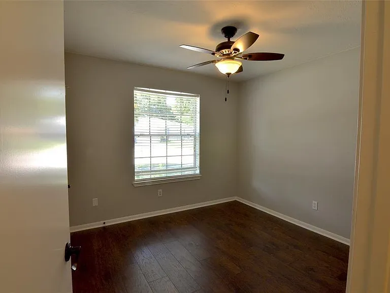28926 Sedgefield St — Photo 13